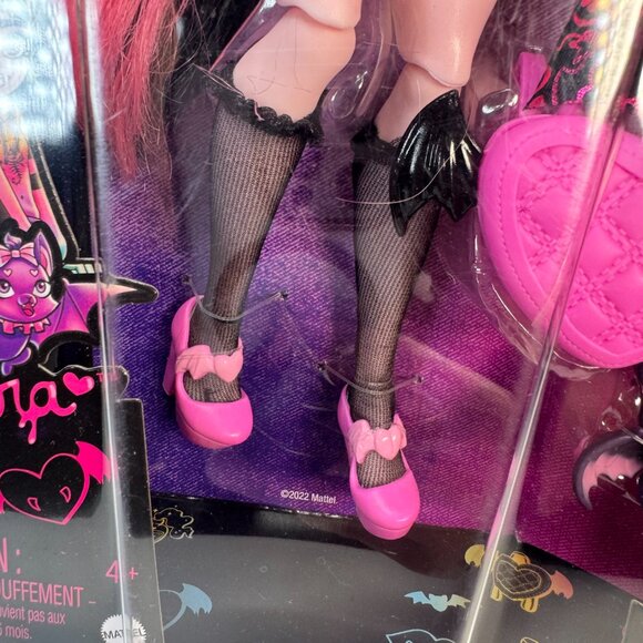Monster High Doll Draculaura & Bat Vampire Gothic Punk Emo Metal Alternative New - Picture 9 of 12